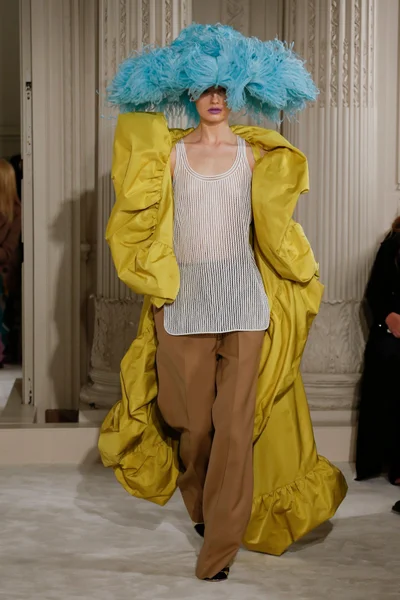 Look 1